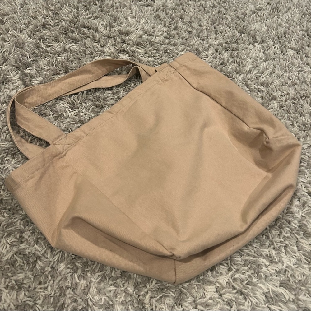 Brandy Melville Beige Tote Bag 🌟